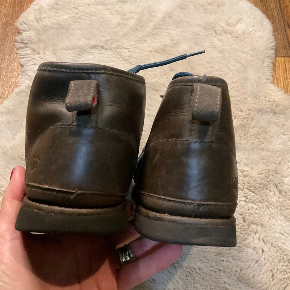 UGG Lace Up Boots‎ Size 12 Men's Brown Sheepskin Lined Neumel Chukka
